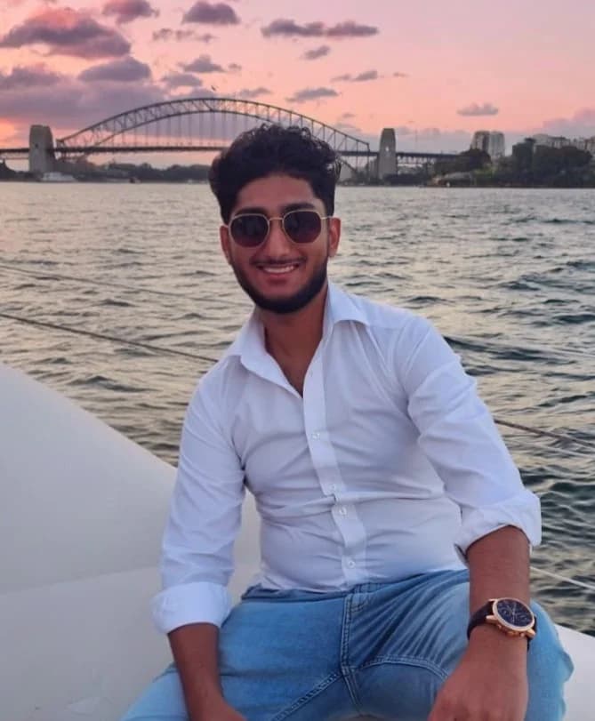 Guru, Founder at Vynlox